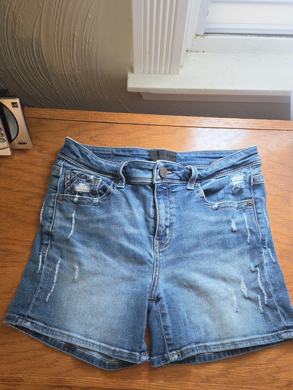 Buckle Women's Light Blue Distressed Denim Shorts